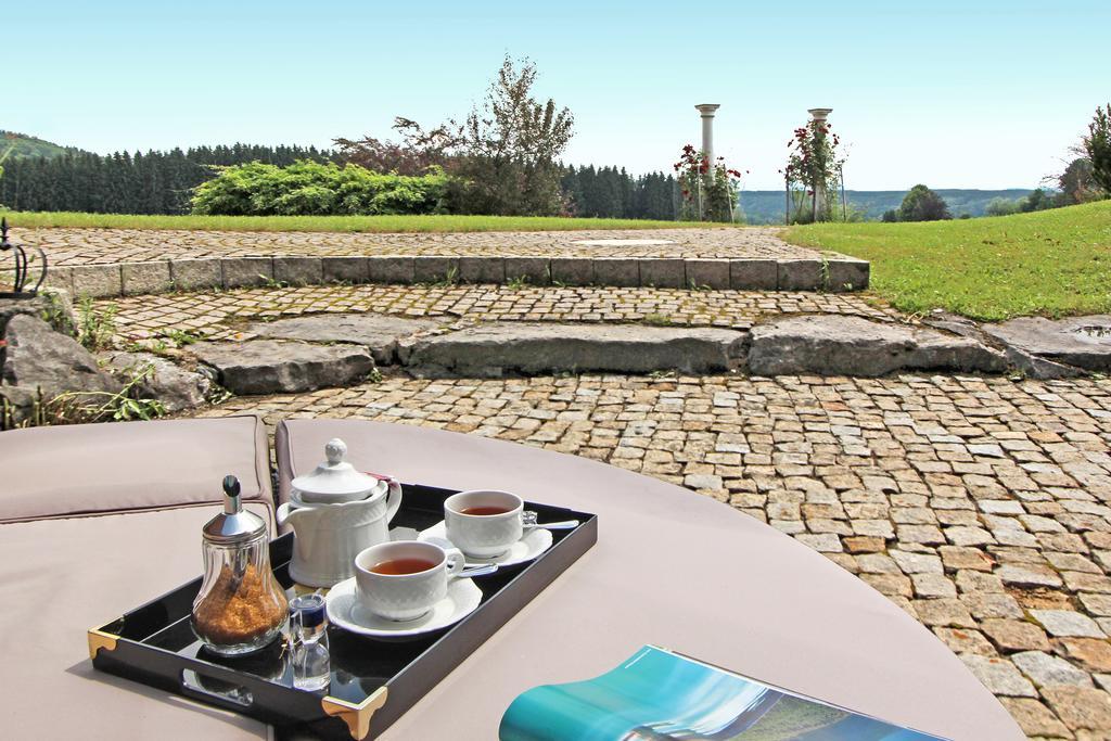 Gaestehaus Schloss Kronburg Bagian luar foto